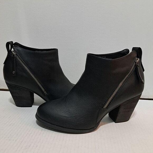 Torrid Side Zip Heel Bootie Black Size 11 WW - Picture 10 of 12